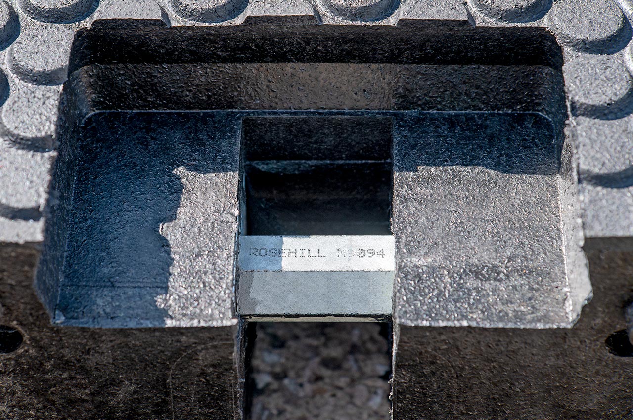 LINK system panel connection detail