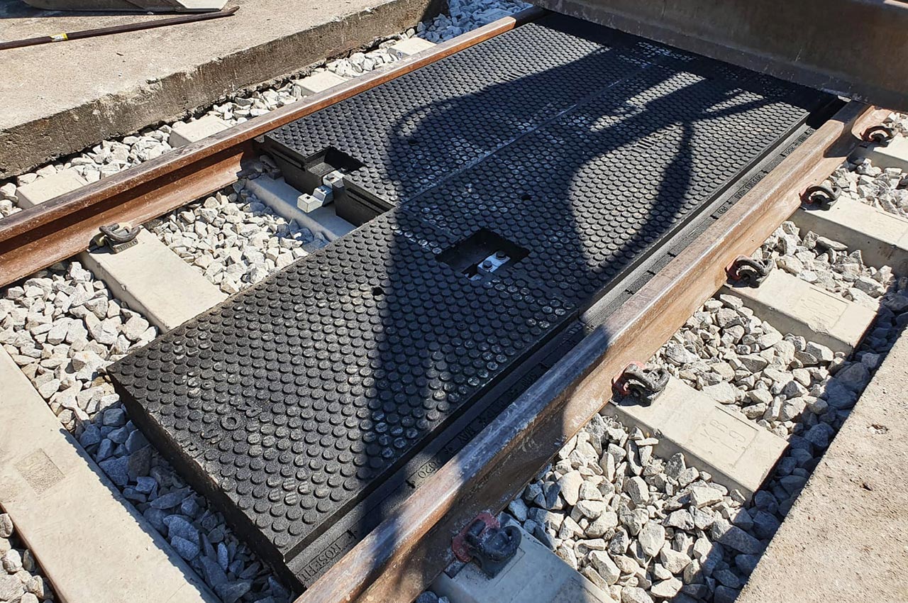 LINK gauge panel installed between rails on concrete sleepers